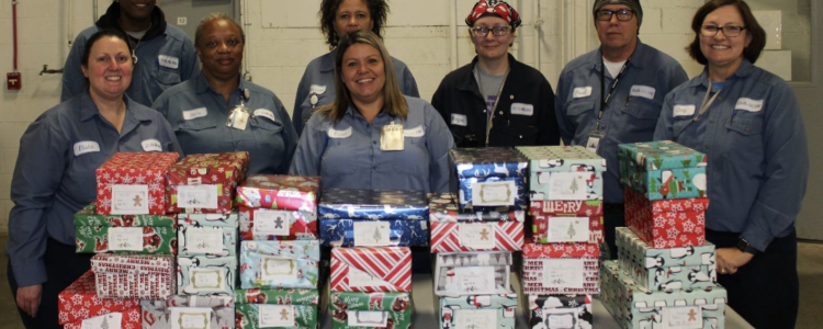 Daikin Employees Pack & Wrap Christmas Shoeboxes